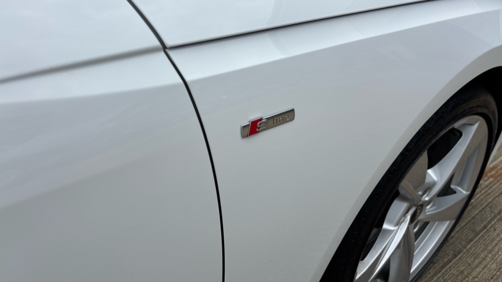 Audi A4 35 TFSI S Line 4dr S Tronic Petrol Saloon - Image 35