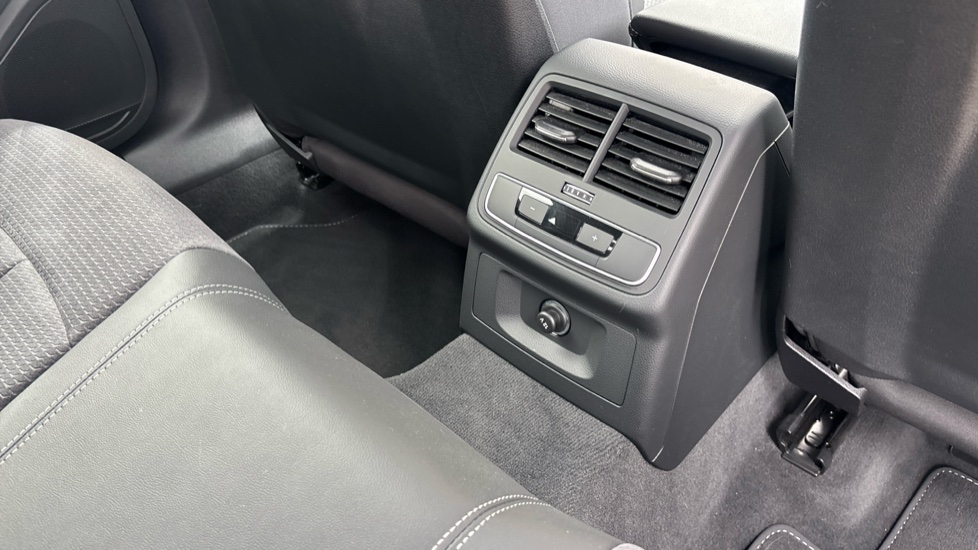 Audi A4 35 TFSI S Line 4dr S Tronic Petrol Saloon - Image 36