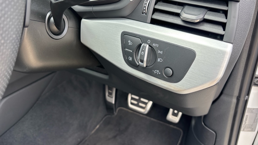 Audi A4 35 TFSI S Line 4dr S Tronic Petrol Saloon - Image 38