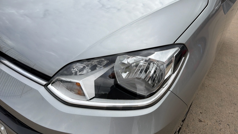 Volkswagen Up 1.0 Move Up 5dr Petrol Hatchback - Image 25