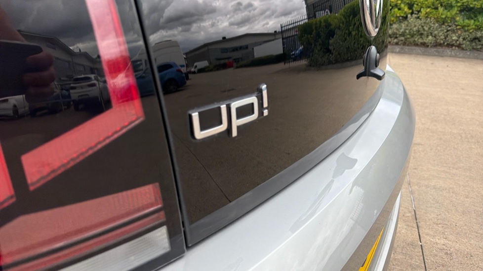 Volkswagen Up 1.0 Move Up 5dr Petrol Hatchback - Image 31