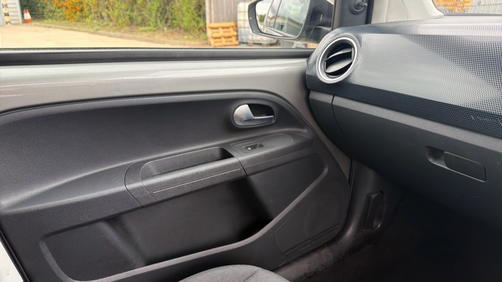 Volkswagen Up 1.0 Move Up 5dr Petrol Hatchback - Image 47