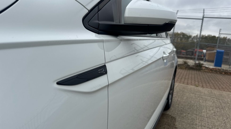 Volkswagen Polo 1.0 TSI R-Line 5dr DSG Petrol Hatchback - Image 43