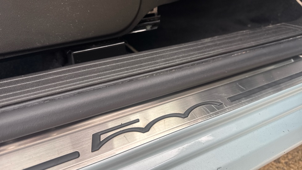 Fiat 500 1.0 Mild Hybrid Top 3dr Petrol Hatchback - Image 24