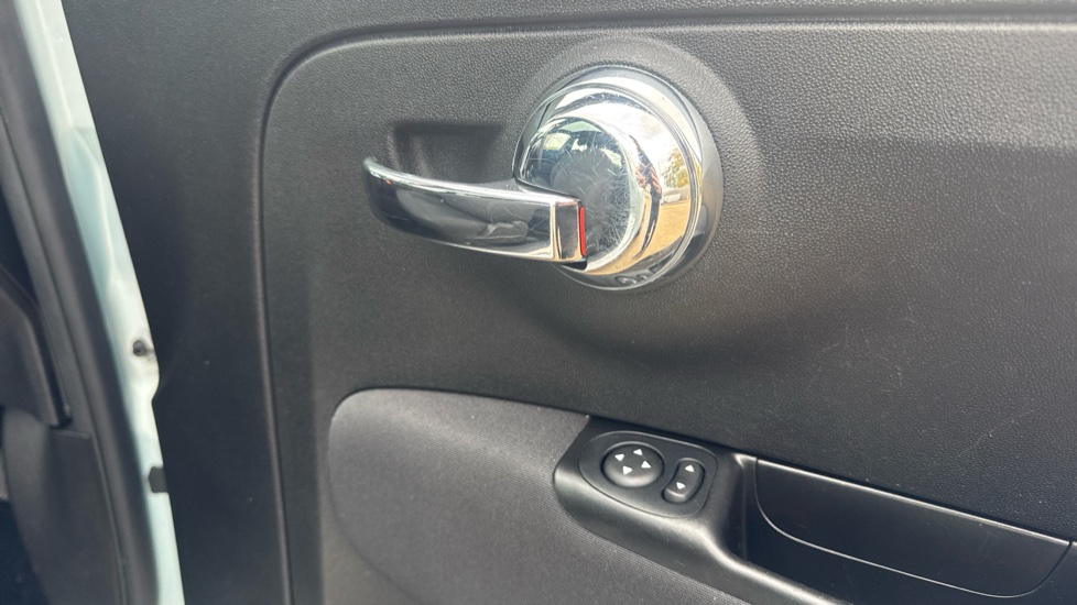 Fiat 500 1.0 Mild Hybrid Top 3dr Petrol Hatchback - Image 25