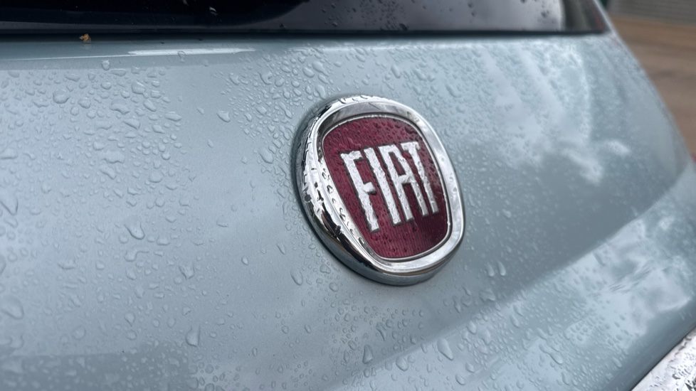 Fiat 500 1.0 Mild Hybrid Top 3dr Petrol Hatchback - Image 31