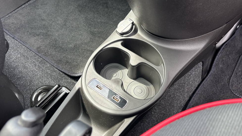 Fiat 500 1.0 Mild Hybrid Red 3dr Petrol Hatchback - Image 19