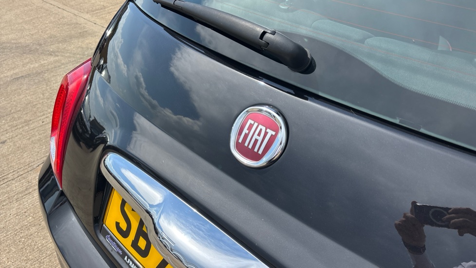 Fiat 500 1.0 Mild Hybrid Red 3dr Petrol Hatchback - Image 27