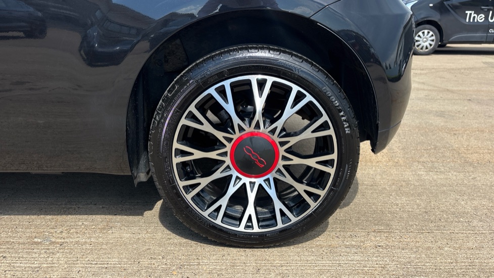 Fiat 500 1.0 Mild Hybrid Red 3dr Petrol Hatchback - Image 30