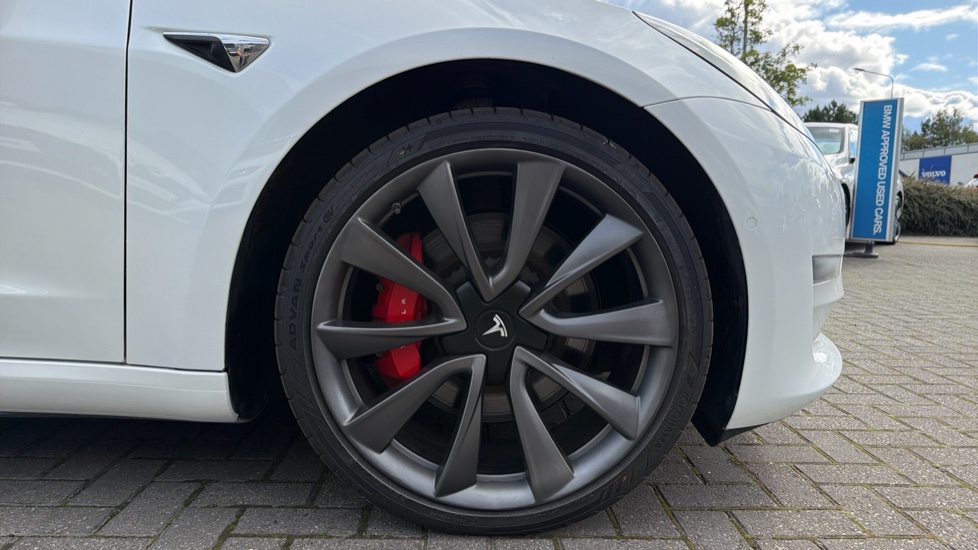Tesla Model 3 Performance AWD 4dr [Performance Upgrade] Auto Electric Saloon - Image 14
