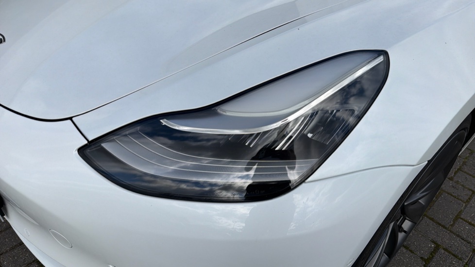 Tesla Model 3 Performance AWD 4dr [Performance Upgrade] Auto Electric Saloon - Image 24