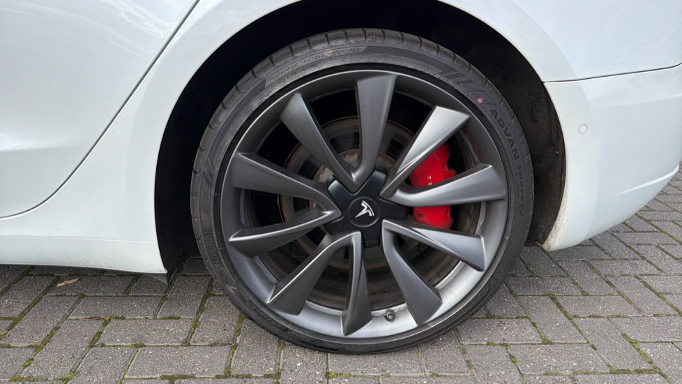 Tesla Model 3 Performance AWD 4dr [Performance Upgrade] Auto Electric Saloon - Image 28
