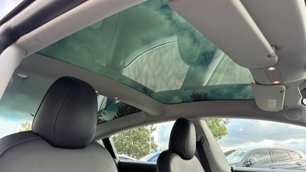 Tesla Model 3 Performance AWD 4dr [Performance Upgrade] Auto Electric Saloon - Image 33