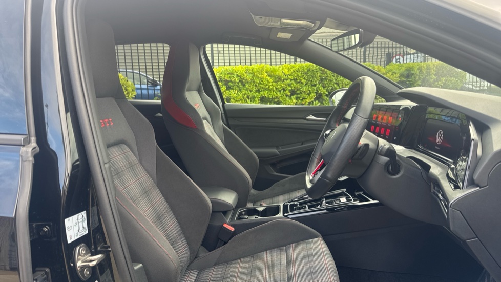 Volkswagen Golf 2.0 TSI GTI 5dr DSG Petrol Hatchback - Image 11