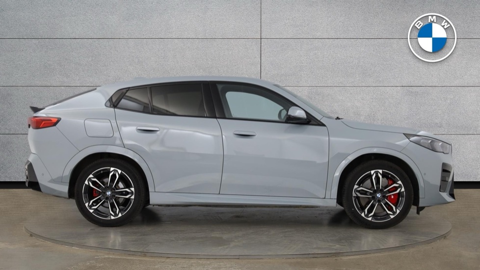 BMW iX2 230kW xDrive30 Shadow Ed 65kWh 5dr Auto [Tech+] Electric Hatchback - Image 3
