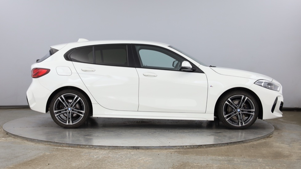 BMW 1 Series 118i [136] M Sport 5dr Petrol Hatchback - Image 3