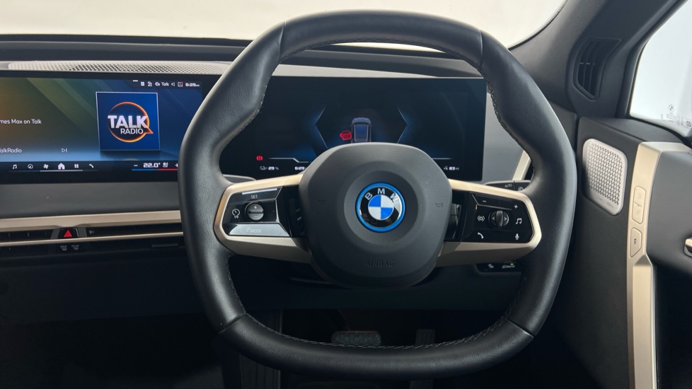 BMW iX 455kW M60 111.5kWh 5dr Auto Electric Estate - Image 5