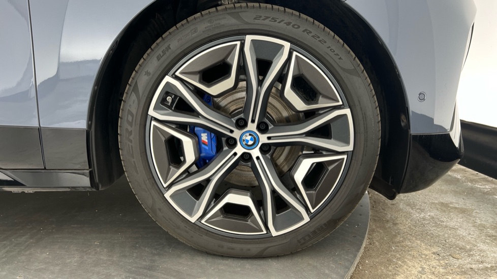 BMW iX 455kW M60 111.5kWh 5dr Auto Electric Estate - Image 14