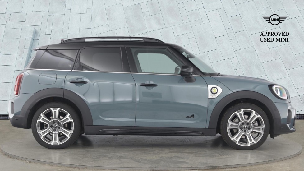 MINI Countryman 1.5 Cooper S E Exclusive ALL4 PHEV 5dr Auto Hatchback - Image 3