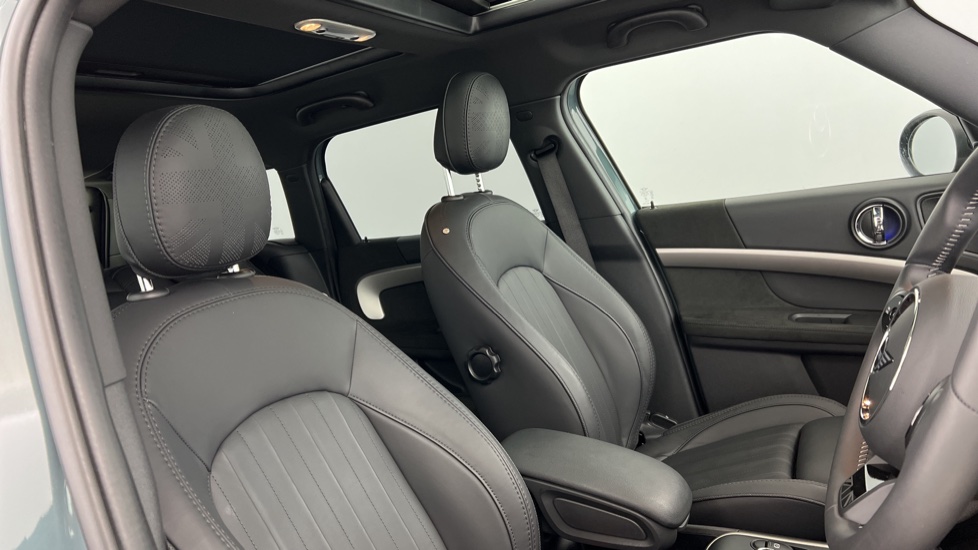 MINI Countryman 1.5 Cooper S E Exclusive ALL4 PHEV 5dr Auto Hatchback - Image 11