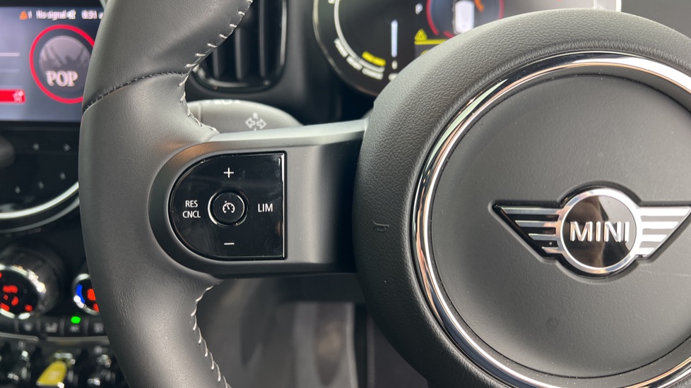MINI Countryman 1.5 Cooper S E Exclusive ALL4 PHEV 5dr Auto Hatchback - Image 17