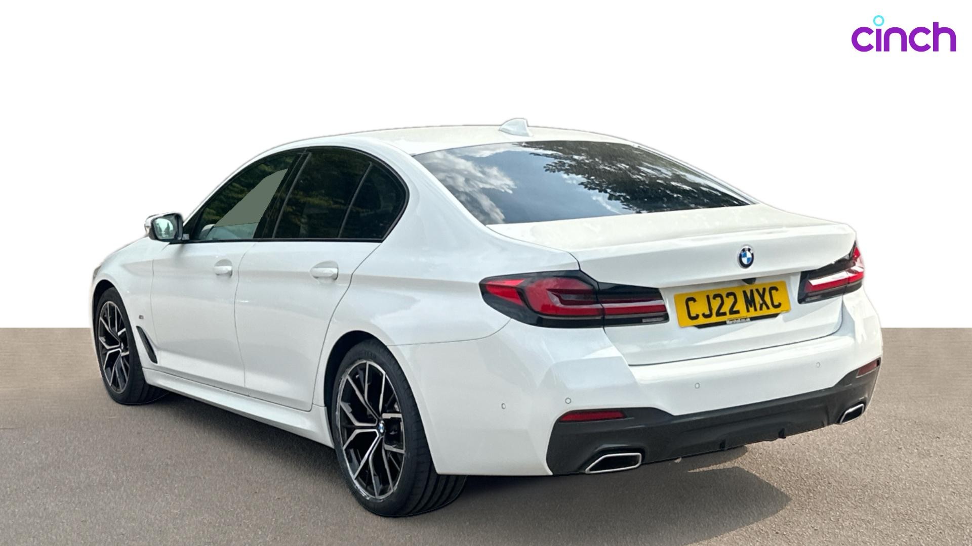 Used 2022 WHITE BMW 5 Series 520d MHT M Sport 4dr Step Auto  