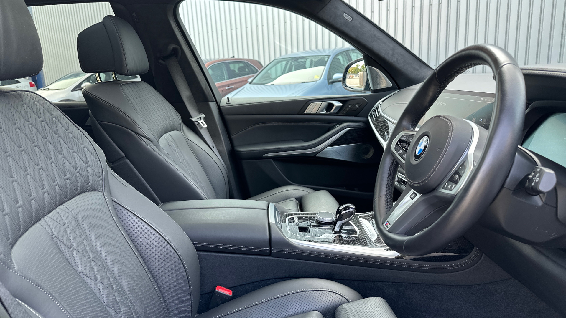 Used 2022 BLACK BMW X7 xDrive40d MHT M Sport 5dr Step Auto, 7,217 