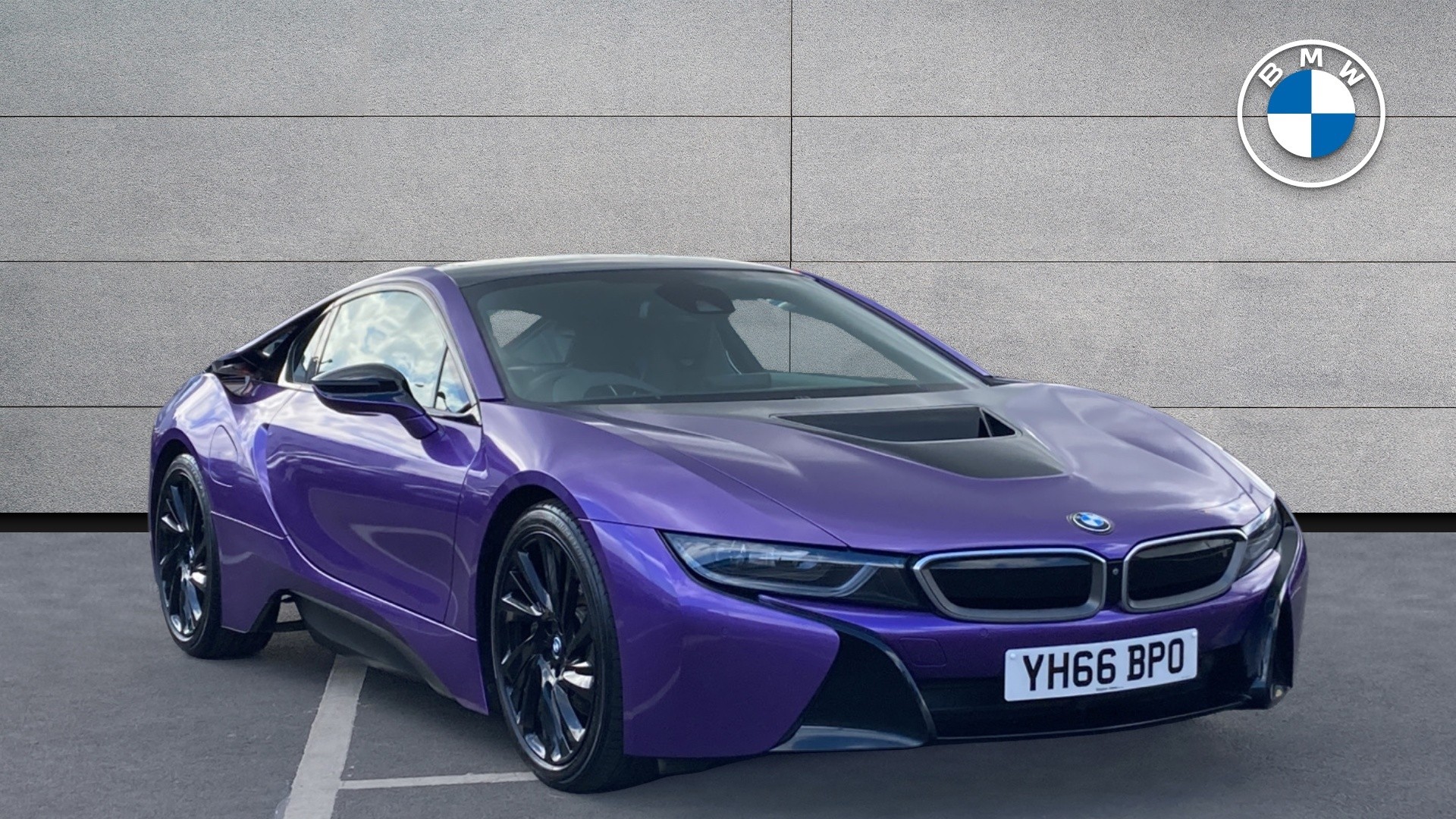 Details for a 2016 BMW i8