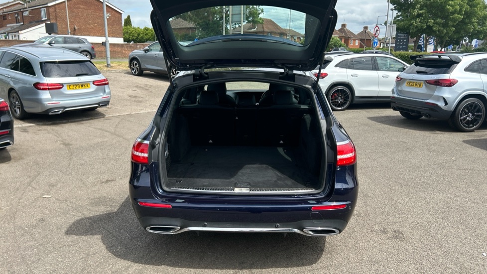 Mercedes-Benz E-Class E220d AMG Line 5dr 9G-Tronic Diesel Estate - Image 4