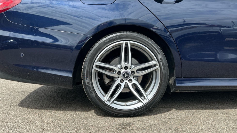 Mercedes-Benz E-Class E220d AMG Line 5dr 9G-Tronic Diesel Estate - Image 7