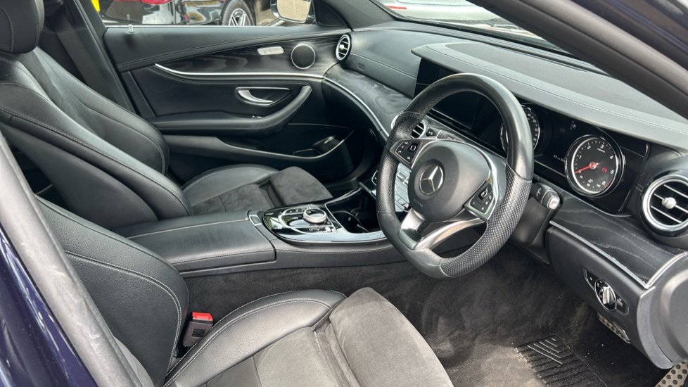 Mercedes-Benz E-Class E220d AMG Line 5dr 9G-Tronic Diesel Estate - Image 11