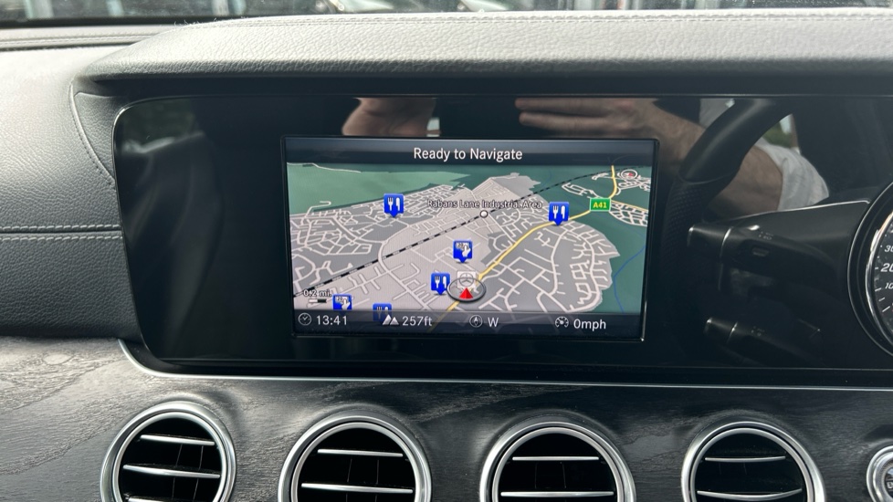 Mercedes-Benz E-Class E220d AMG Line 5dr 9G-Tronic Diesel Estate - Image 12