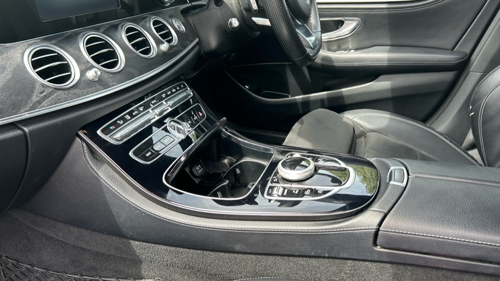 Mercedes-Benz E-Class E220d AMG Line 5dr 9G-Tronic Diesel Estate - Image 13