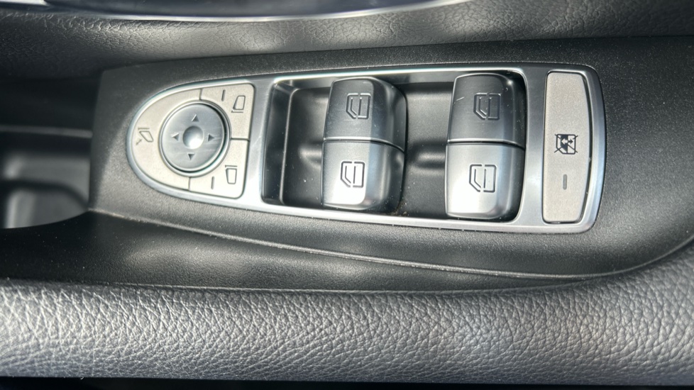 Mercedes-Benz E-Class E220d AMG Line 5dr 9G-Tronic Diesel Estate - Image 24