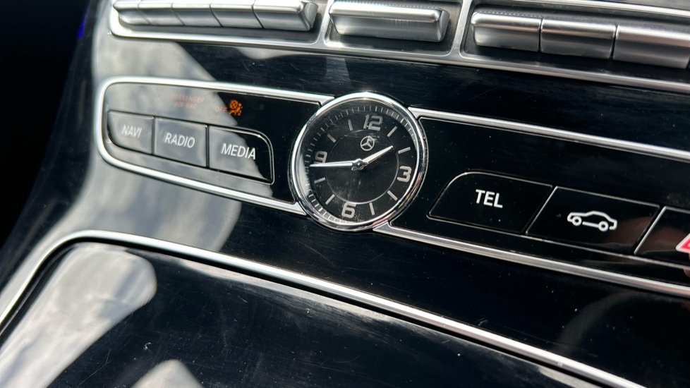 Mercedes-Benz E-Class E220d AMG Line 5dr 9G-Tronic Diesel Estate - Image 31