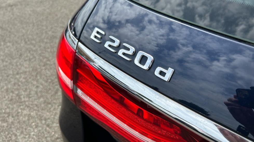 Mercedes-Benz E-Class E220d AMG Line 5dr 9G-Tronic Diesel Estate - Image 38