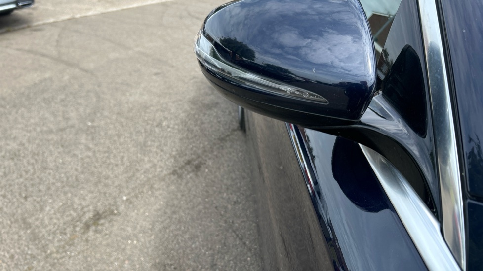 Mercedes-Benz E-Class E220d AMG Line 5dr 9G-Tronic Diesel Estate - Image 39
