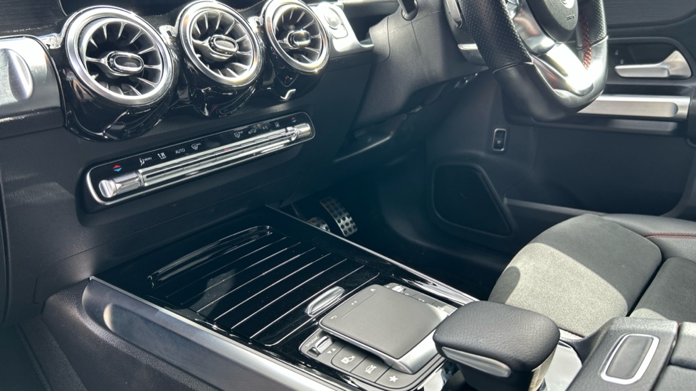 Mercedes-Benz Eqb 300 4M 168kW AMG Line Premium 66.5kWh 5dr Auto Electric Estate - Image 13