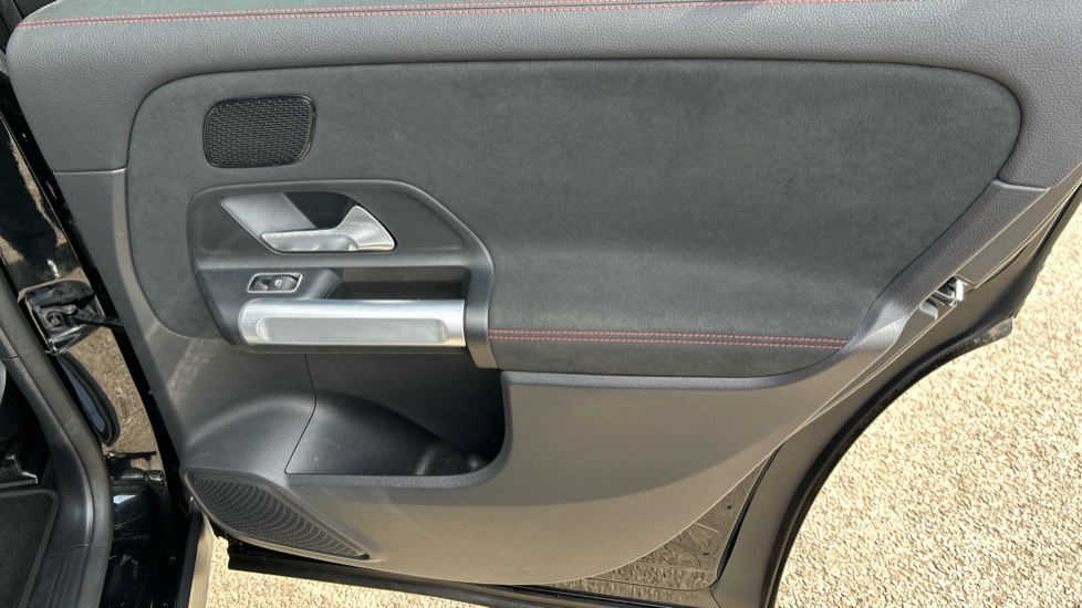 Mercedes-Benz Eqb 300 4M 168kW AMG Line Premium 66.5kWh 5dr Auto Electric Estate - Image 36