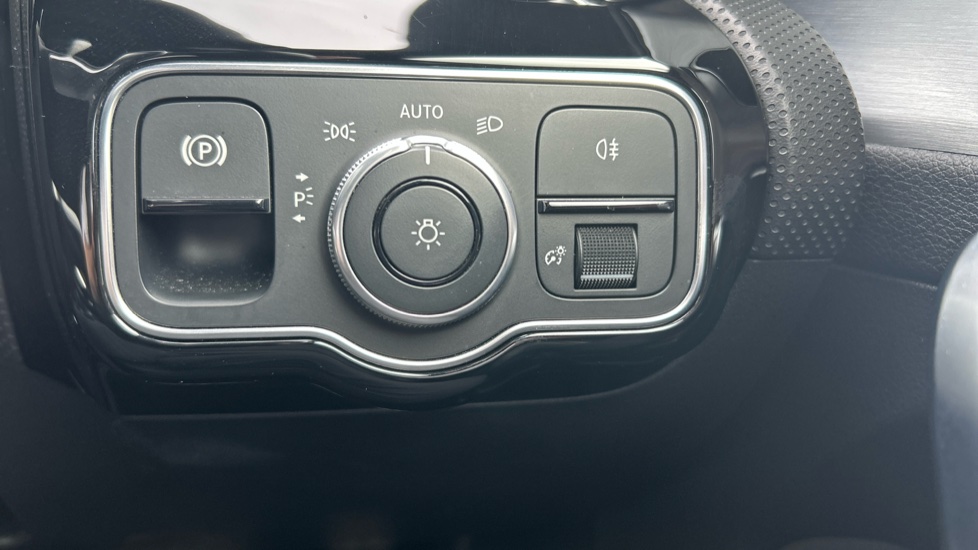 Mercedes-Benz CLA 180 AMG Line 4dr Tip Auto Petrol Saloon - Image 23