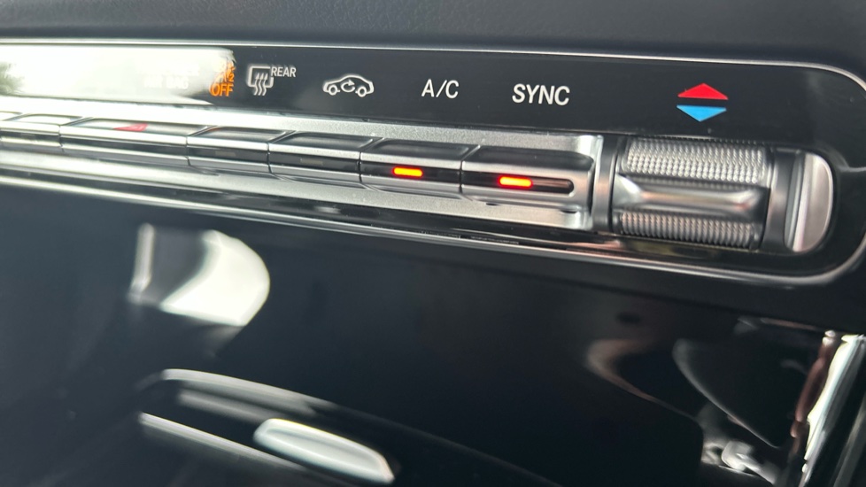 Mercedes-Benz CLA 180 AMG Line 4dr Tip Auto Petrol Saloon - Image 39