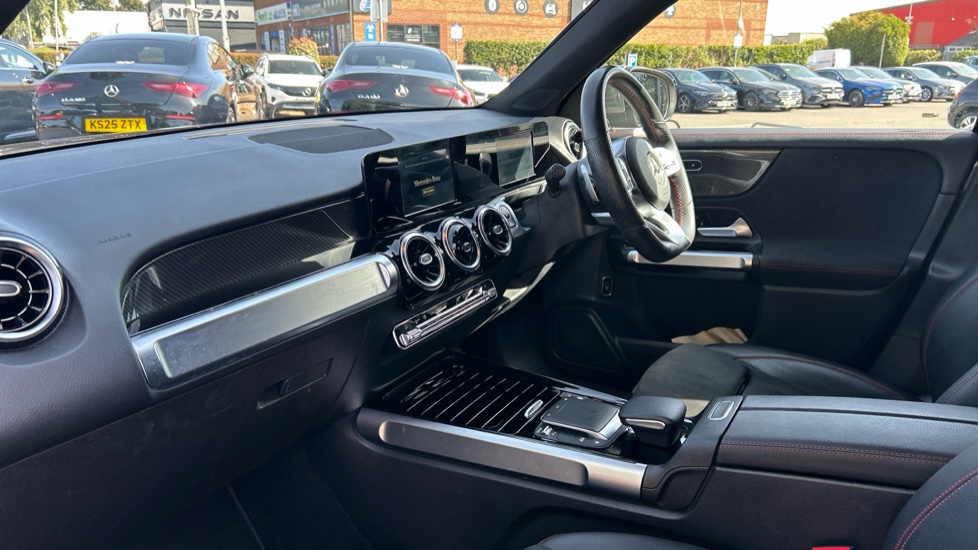 Mercedes-Benz GLB 200 AMG Line 5dr 7G-Tronic Petrol Estate - Image 9