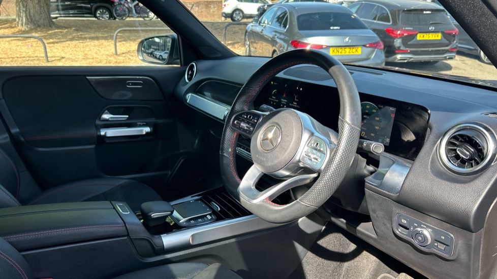 Mercedes-Benz GLB 200 AMG Line 5dr 7G-Tronic Petrol Estate - Image 11