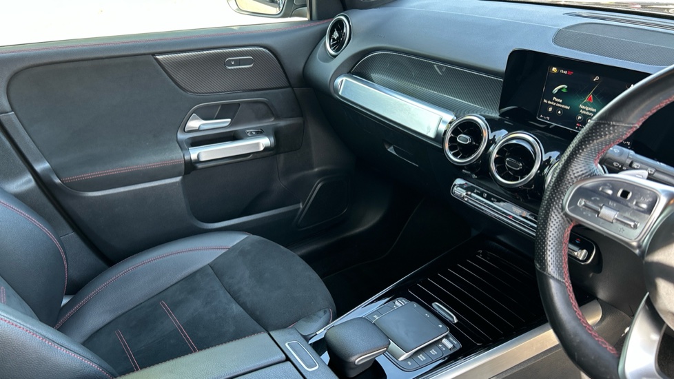 Mercedes-Benz GLB 200 AMG Line 5dr 7G-Tronic Petrol Estate - Image 14