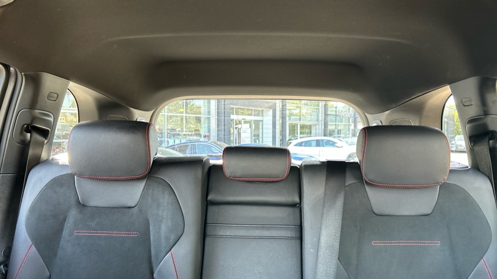 Mercedes-Benz GLB 200 AMG Line 5dr 7G-Tronic Petrol Estate - Image 15