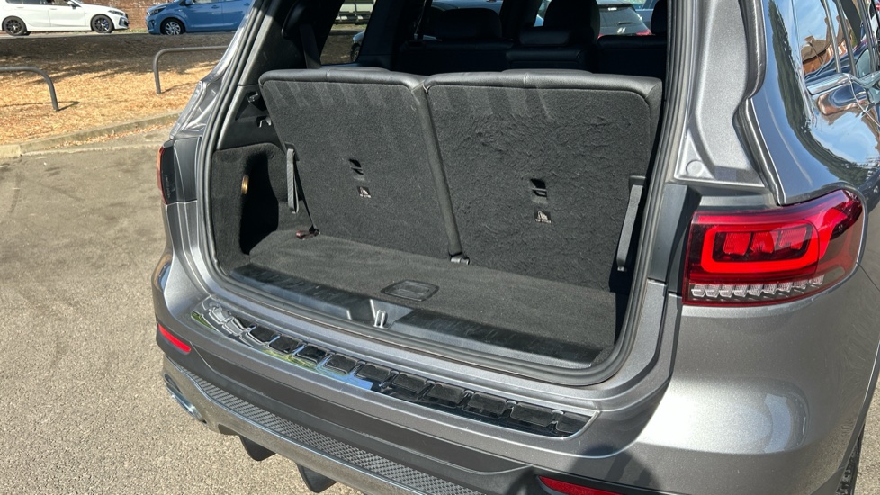 Mercedes-Benz GLB 200 AMG Line 5dr 7G-Tronic Petrol Estate - Image 27