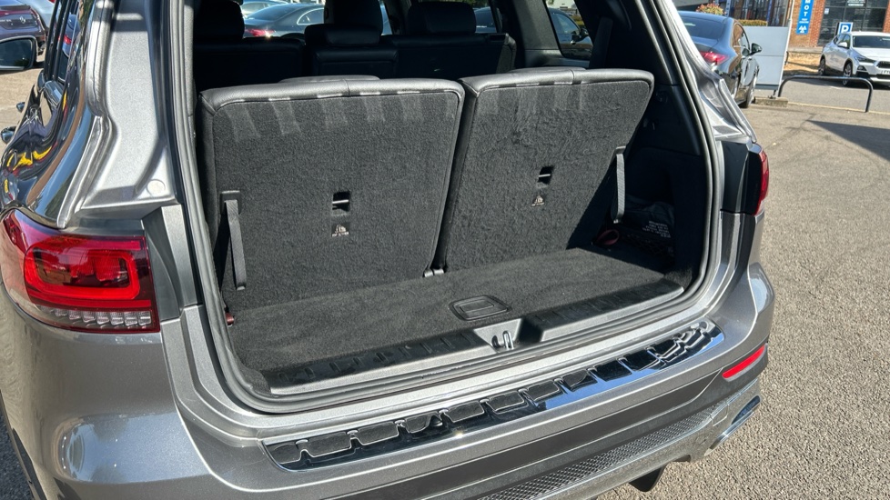 Mercedes-Benz GLB 200 AMG Line 5dr 7G-Tronic Petrol Estate - Image 28