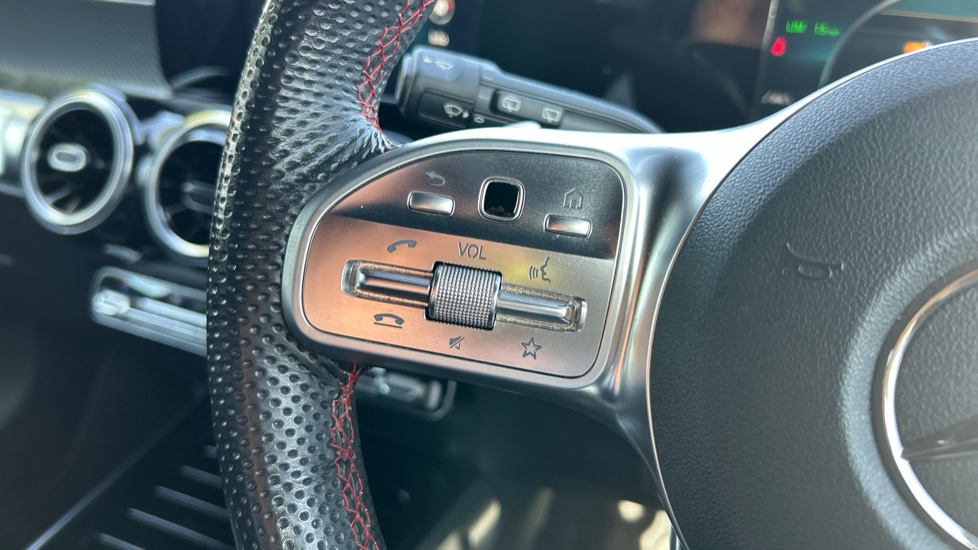 Mercedes-Benz GLB 200 AMG Line 5dr 7G-Tronic Petrol Estate - Image 34