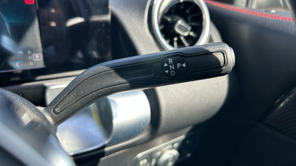 Mercedes-Benz GLB 200 AMG Line 5dr 7G-Tronic Petrol Estate - Image 35