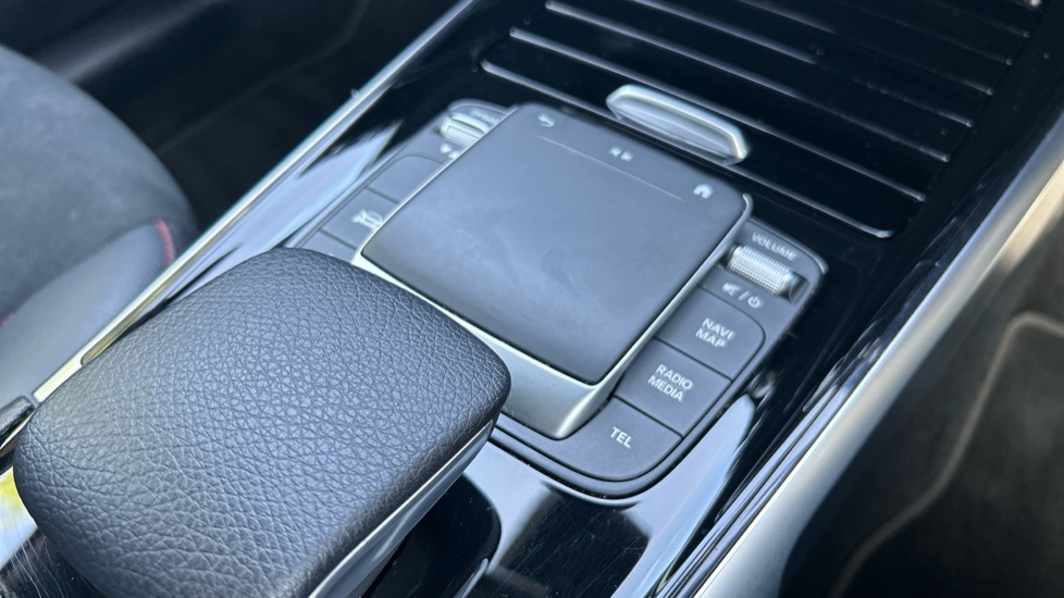 Mercedes-Benz GLB 200 AMG Line 5dr 7G-Tronic Petrol Estate - Image 39